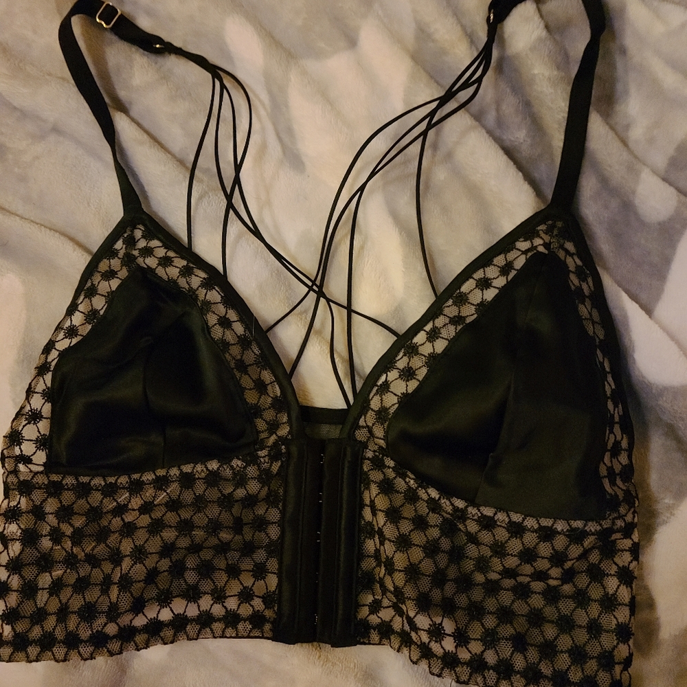 Victoria's secret bra. NWOT. SIZE M